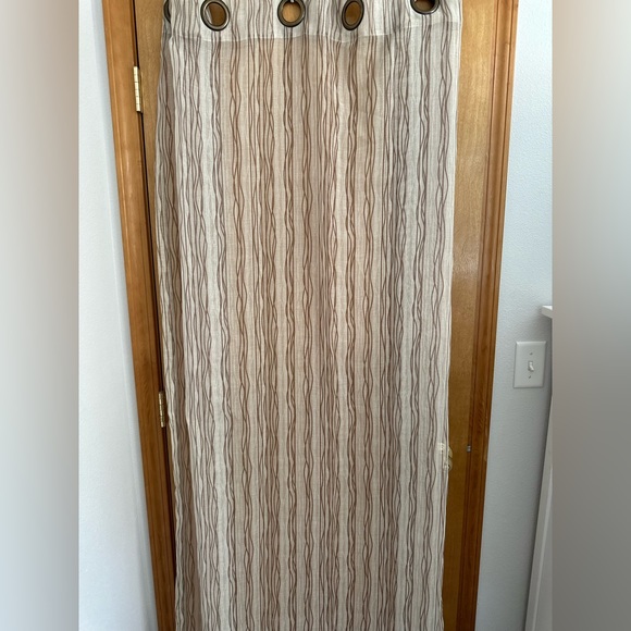 Curtain Collection - Picture 7 of 10